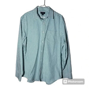 BANANA REPUBLIC mans slim fit long sleeves green and white plaid shirt 16-16-1/2